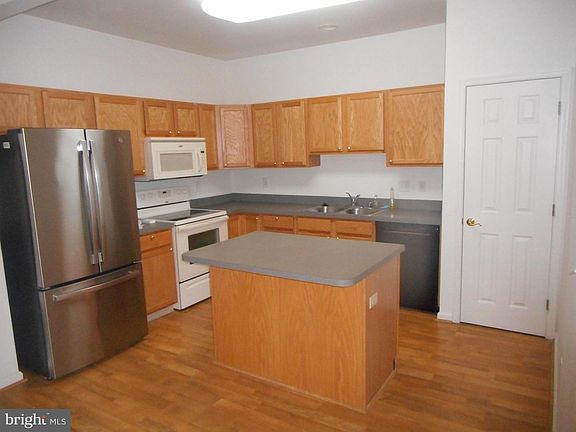 5th image of 238 Gladstone Way