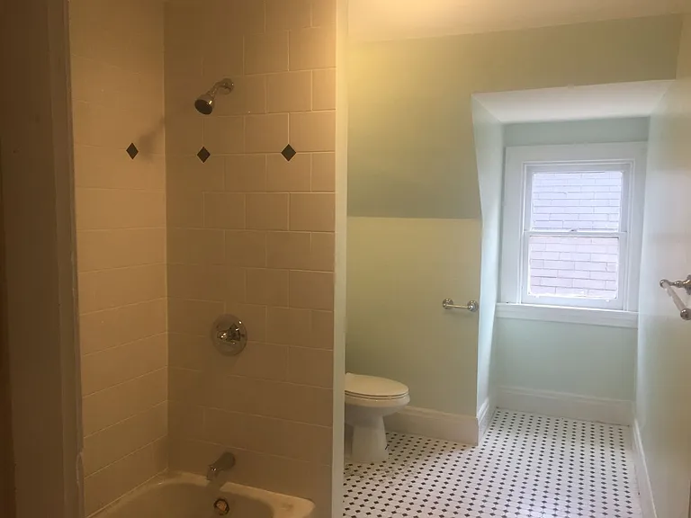 721 Chislett St — Photo 23