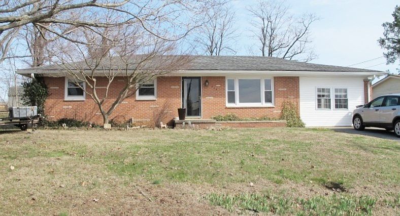1st image of 216 Hillwood St