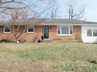 216 Hillwood St, Eddyville, KY 42038