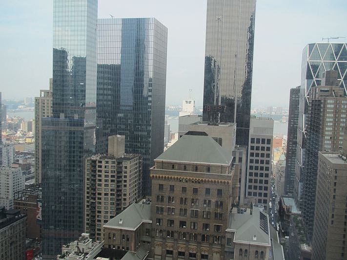 1st image of 150-156 W 56th St APT 3907