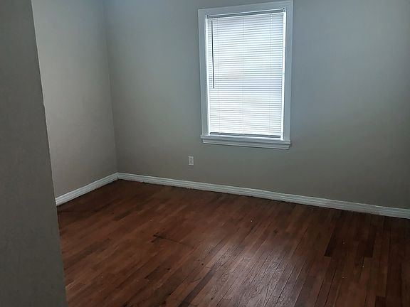 3rd image of 1407 Patton Dr