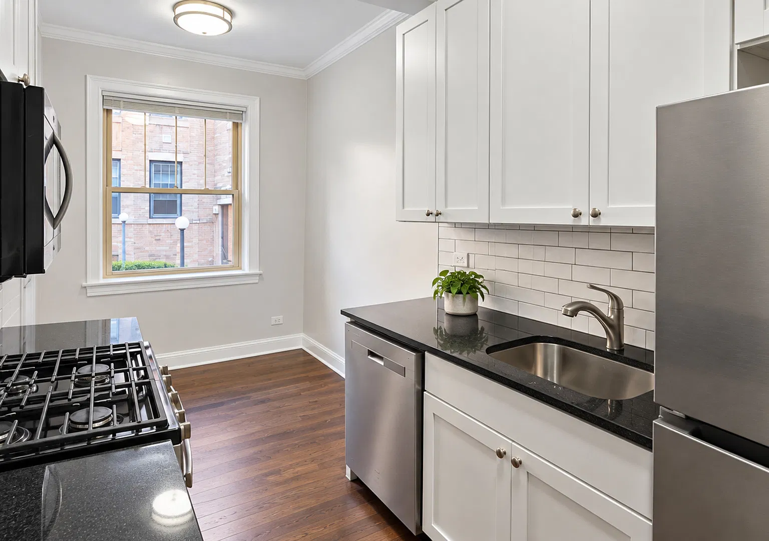 1 bed, $2,400 — Photo 2