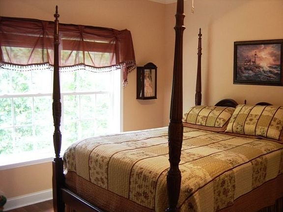 2nd image of 523 Scenic Oak Dr
