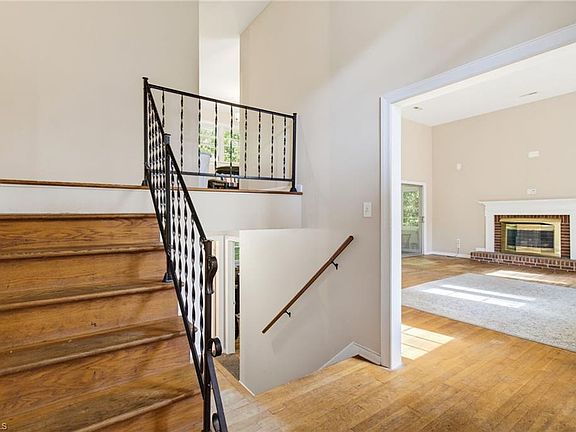 4th image of 5675 Sweetbriar Rd