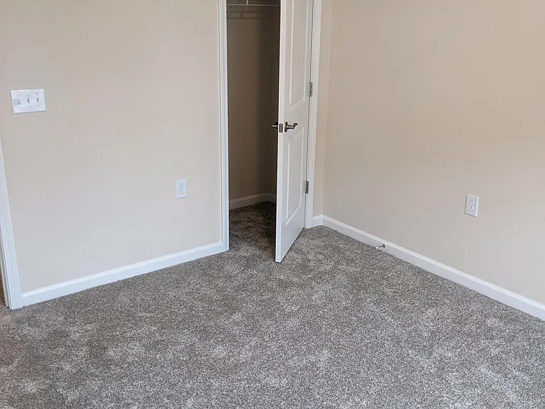 877 McKenzie Park Ter — Photo 15