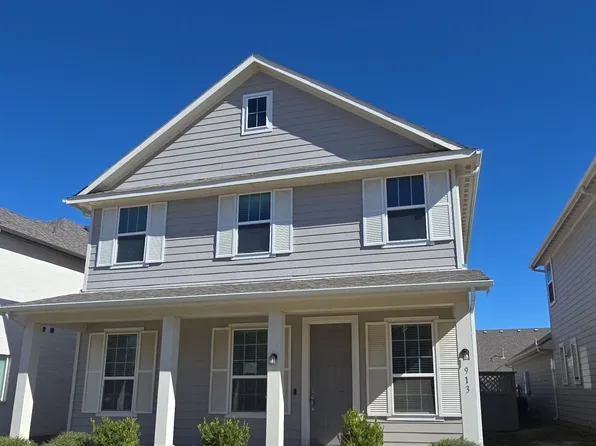 913 E Market Sq, Northlake, TX 76247