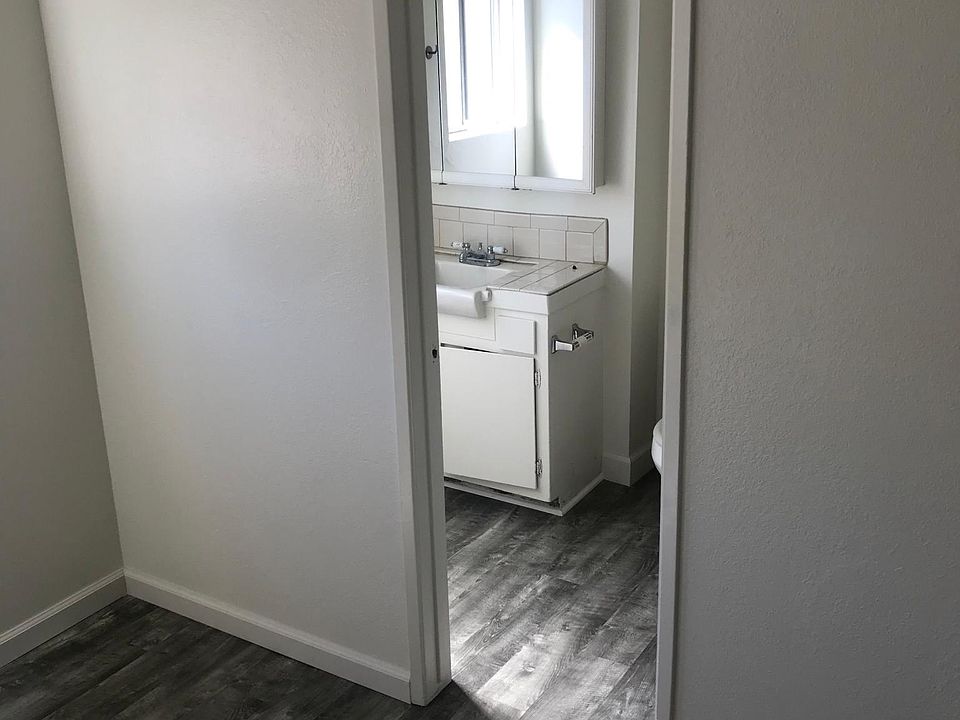 1st image of 838 Eucalyptus Ave APT 4