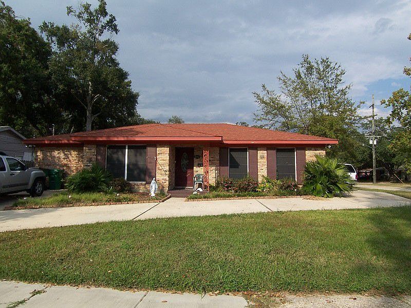 1st image of 296 Woodcrest Dr