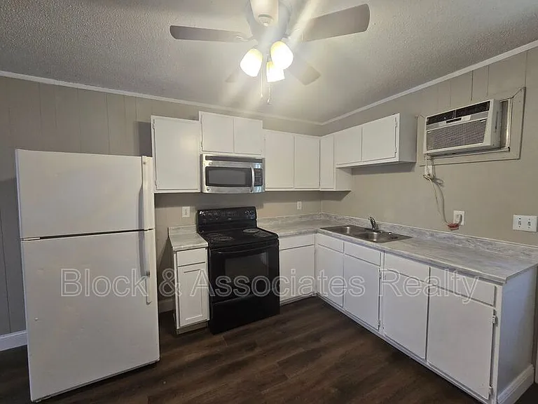 506 Lake Dr #G — Photo 2