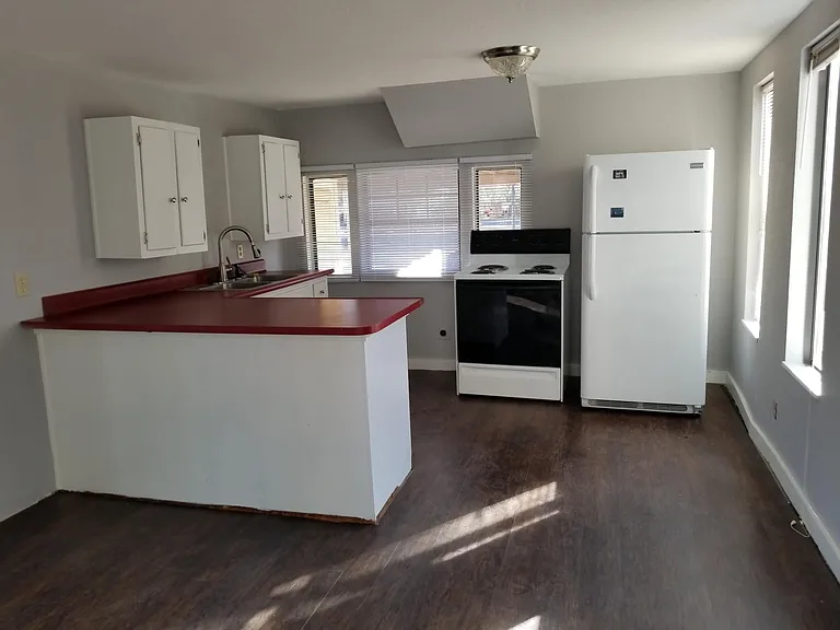 1441 S Carson Ave #A — Photo 3