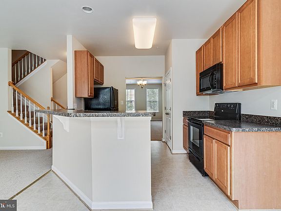 4th image of 131 Tall Grass Ln