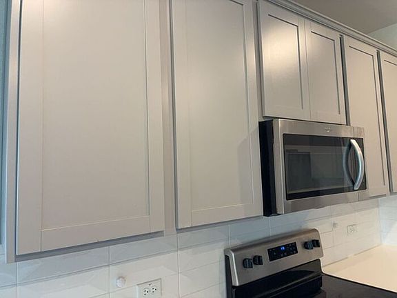 3rd image of 1011 Torre Mileto Way