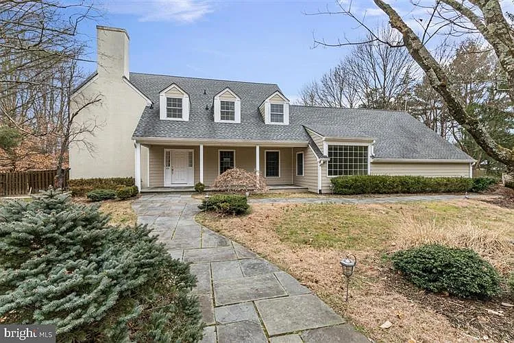 65 Greenway Ter photo 1