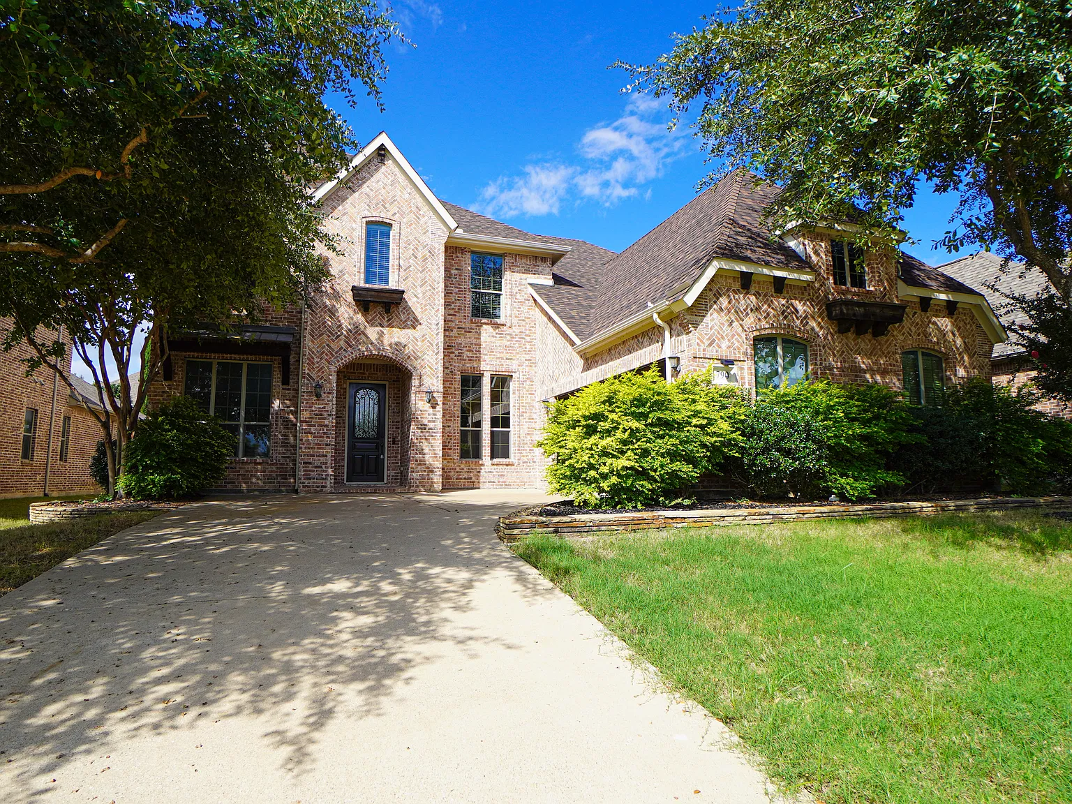 4 bed, 3.5 bath, 3497 sqft, $3,500 — Photo 1