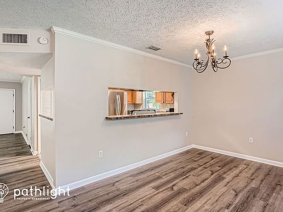 5th image of 8305 N Orangeview Ave
