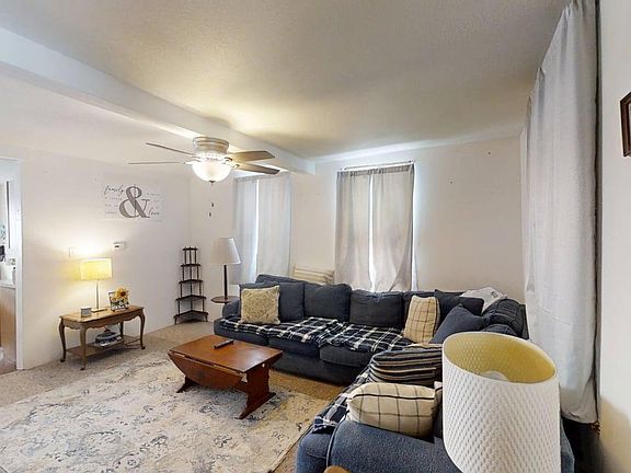 5th image of 215 Grove St