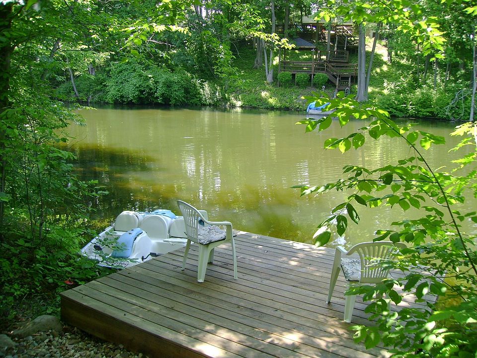Peaceful and Serene Lake front living