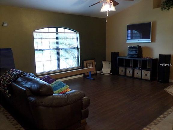 3rd image of 10852 Linda Vista Ln
