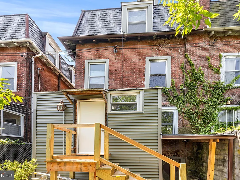 4947 Catharine St — Photo 25