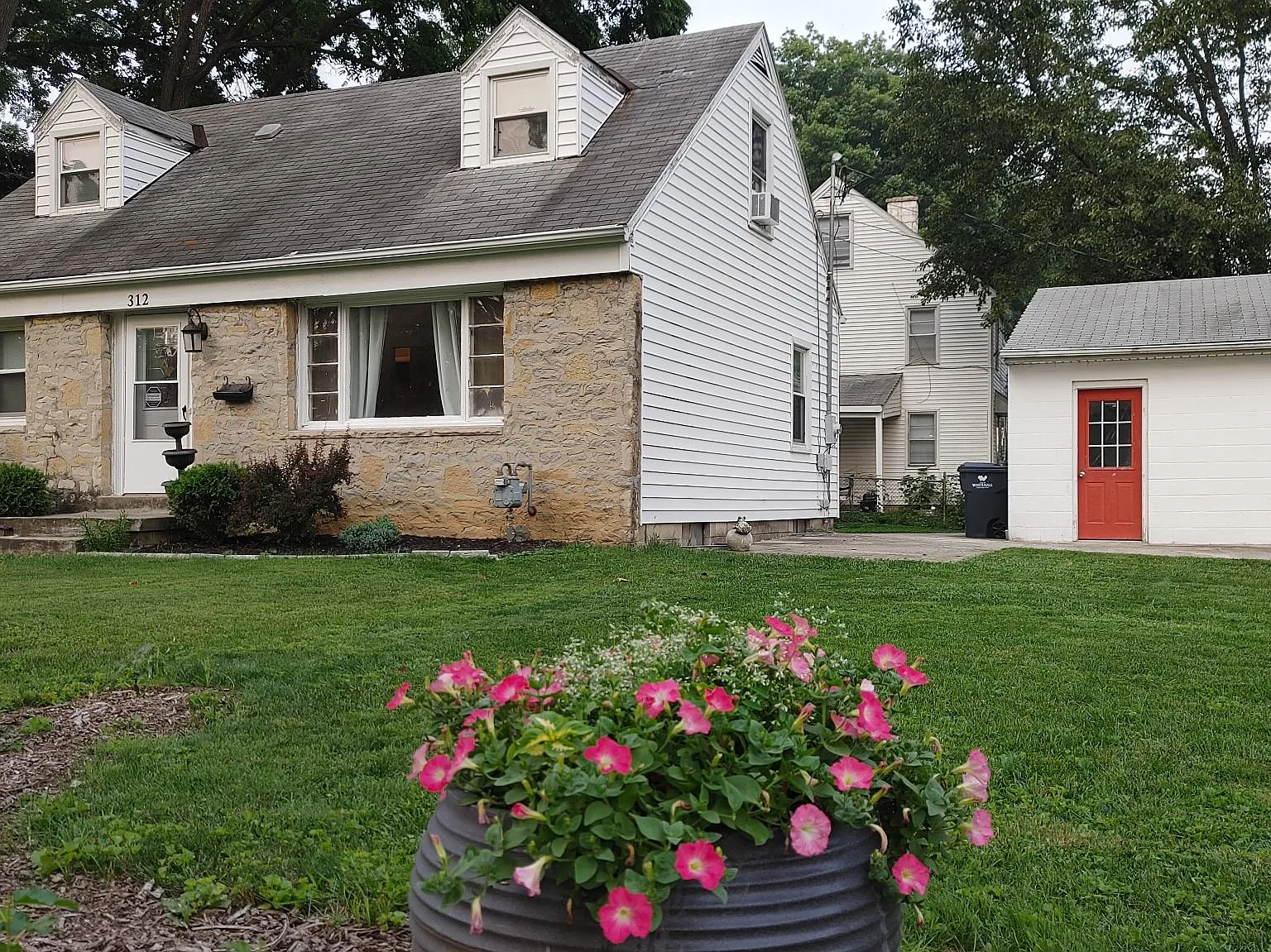 312 Robinwood Avenue — Photo 1