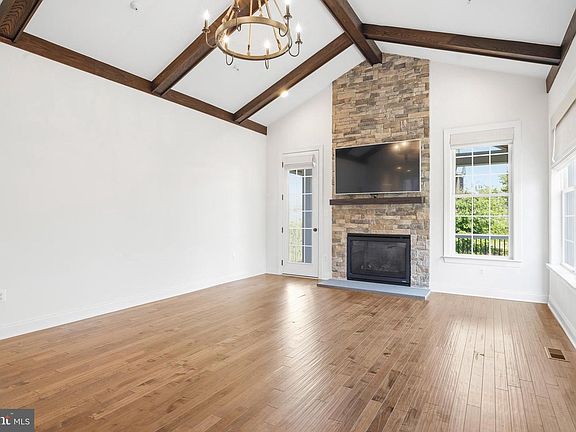 3rd image of 8313 Canyon Oak Dr
