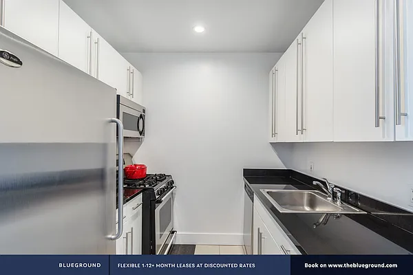 Rented by The Blueground | media 27