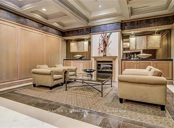 5th image of 909 Bay St #1805