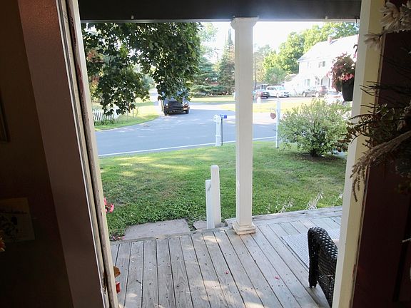 4th image of 299 Mohawk Dr