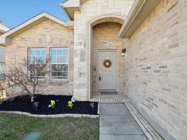 341 Amethyst Dr, Fort Worth, TX 76131