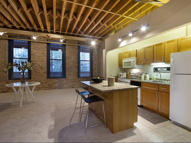 1st image of 1349 N Wells St #202