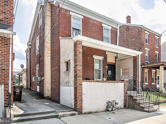 2nd image of 116 E 4th St