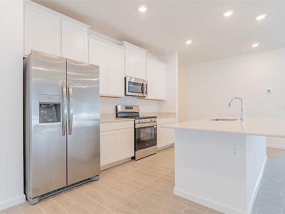 4th image of 6913 SW 87th St