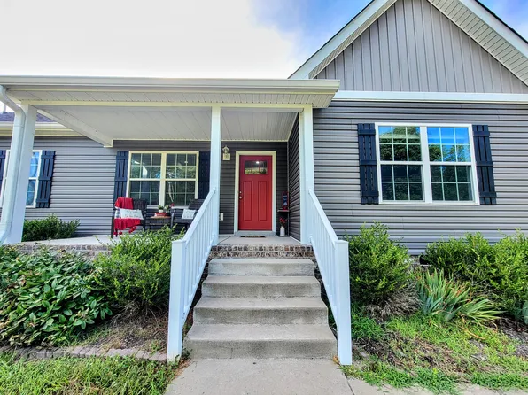 961 Big Springs Rd, Charlotte, TN 37036