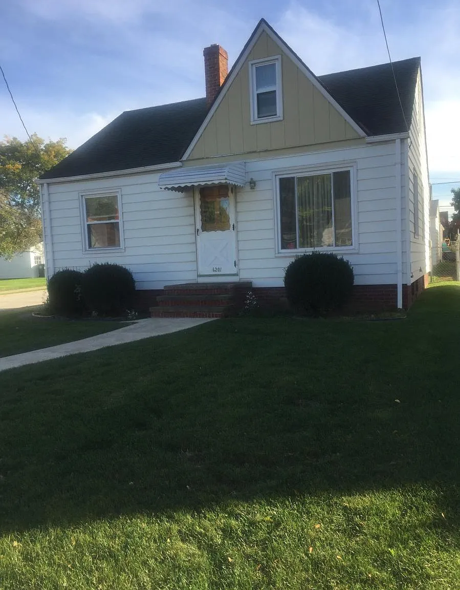 3 bed, 1092 sqft, $1,695 — Photo 1
