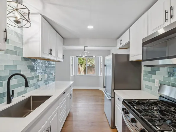 709 Deerwood Dr, Madera, CA 93637