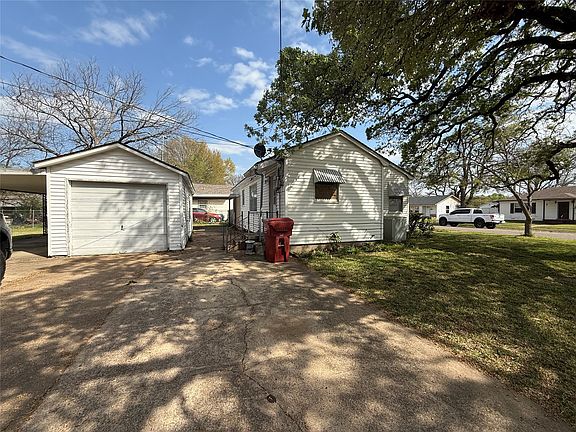 2nd image of 301 Boyd Loop