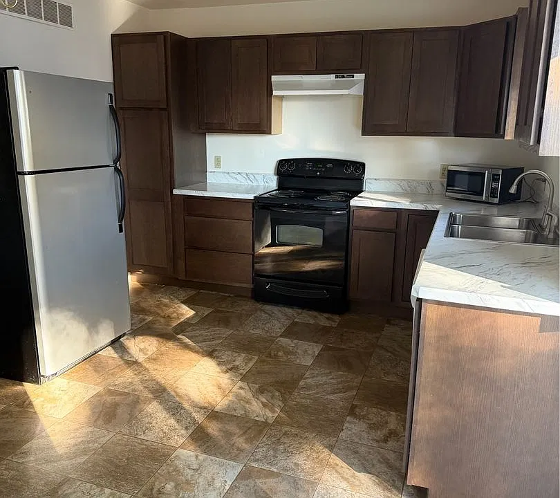 332-334 Covert Ln