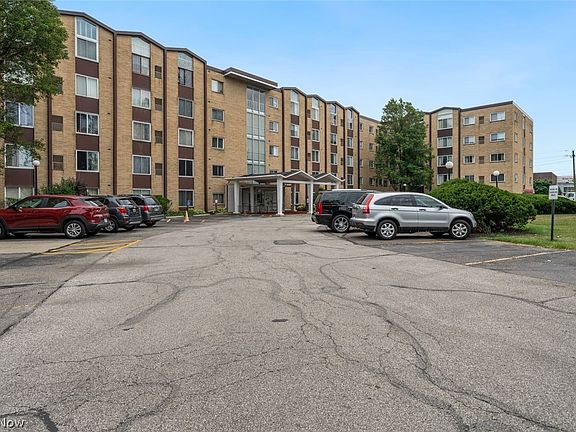 2nd image of 25735 Lorain Rd Unit 511