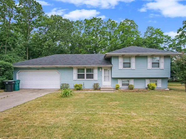 52985 Emmons Rd, South Bend, IN 46637
