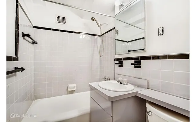 Rented by Douglas Elliman | media 7