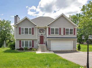 96 Logans Way, Maybrook, NY 12543