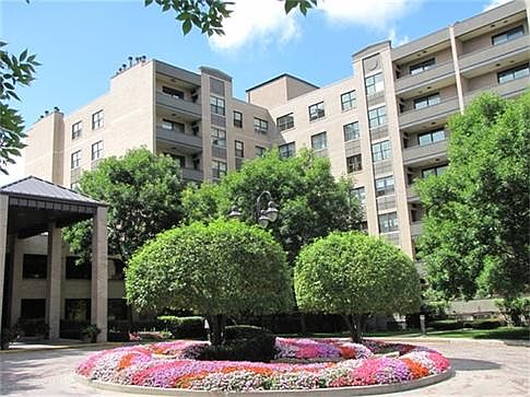 1st image of 4545 W Touhy Ave APT 516