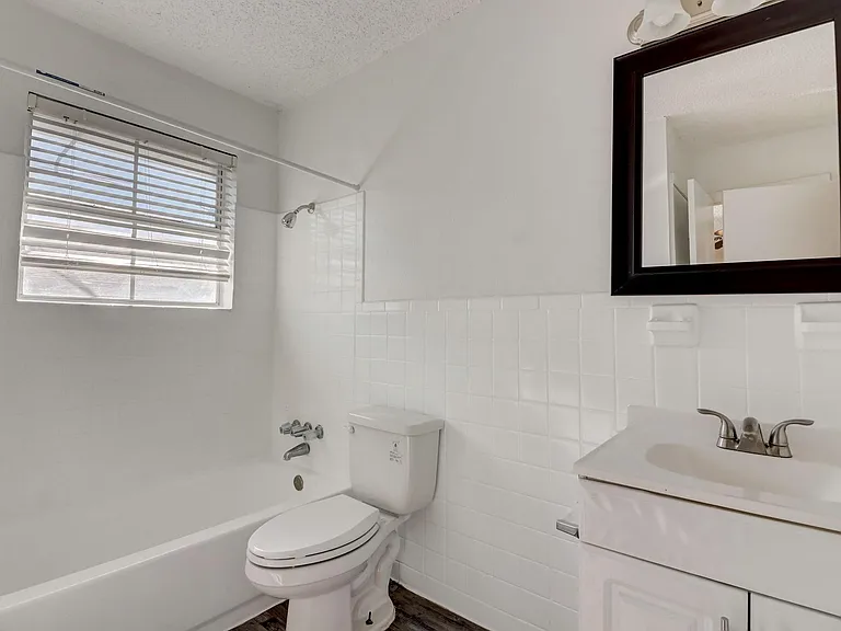 Polk Villas — Photo 9