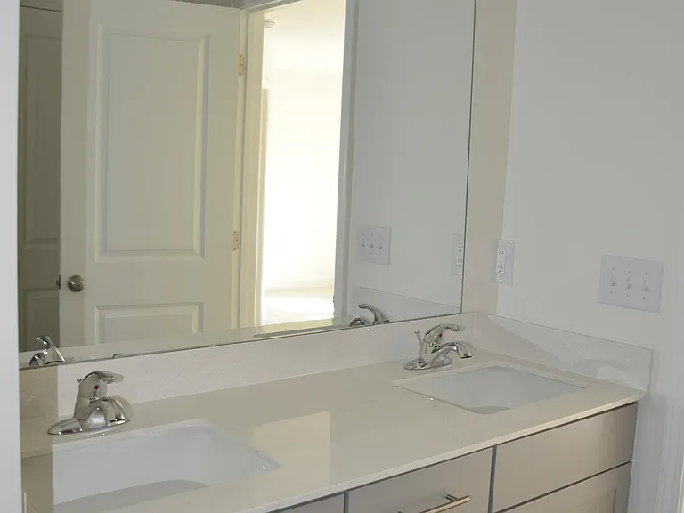 743 Ridge Cliff Ln — Photo 11