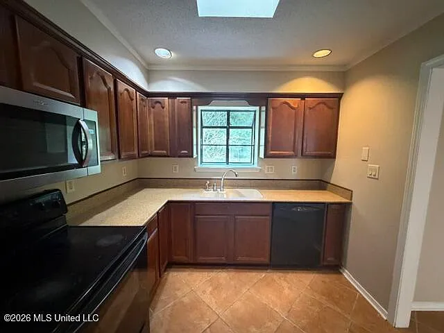 3 bed, 2.0 bath, 1430 sqft, $1,600 — Photo 4