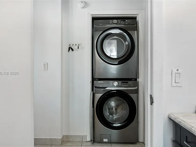 1900 N Bayshore Dr #2810 — Photo 9