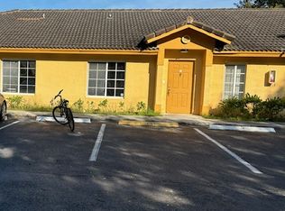 401 NE 1st Ct APT 9, Hallandale, FL 33009