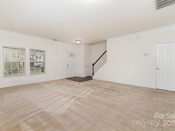 5th image of 7031 Woodbridge Valley Cir