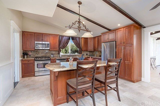 1st image of 194 W Pinehurst Ct